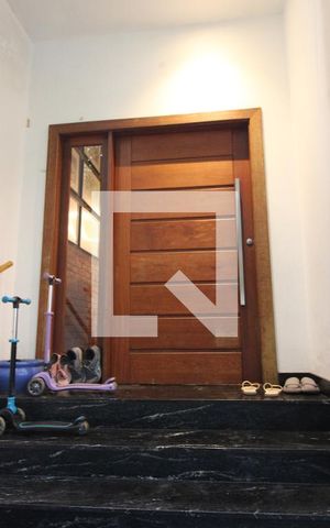 Casa à venda com 110m², 3 quartos e sem vagaEntrada