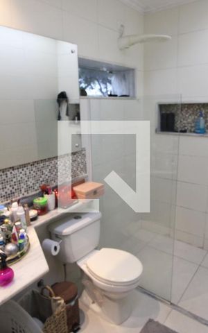 Casa à venda com 110m², 3 quartos e sem vagaBanheiro da Suíte