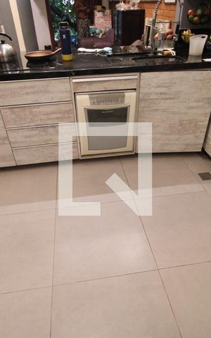 Casa à venda com 110m², 3 quartos e sem vagaCozinha - Armários