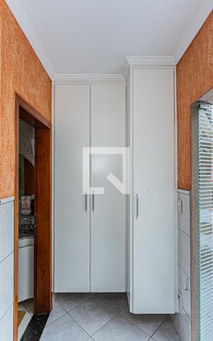 Casa para alugar com 243m², 4 quartos e 6 vagas Casa para alugar com 243m², 4 quartos e 6 vagasÁrea de serviço