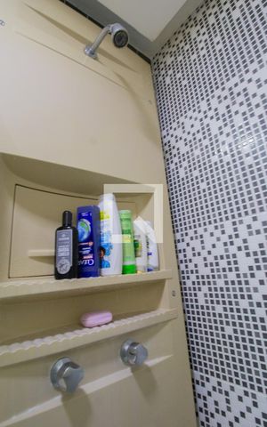 Apartamento à venda com 141m², 4 quartos e 2 vagas Apartamento à venda com 141m², 4 quartos e 2 vagasBanheiro 2