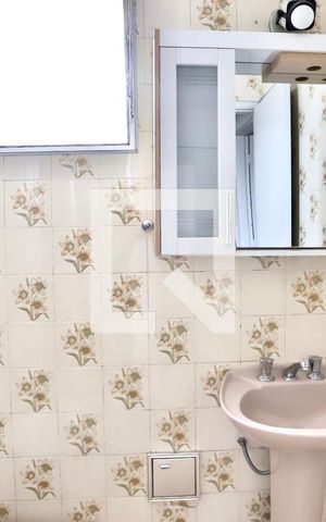 Apartamento à venda com 58m², 2 quartos e sem vaga Apartamento à venda com 58m², 2 quartos e sem vagaBanheiro