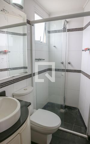 Apartamento para alugar com 54m², 2 quartos e 2 vagas Apartamento para alugar com 54m², 2 quartos e 2 vagasBanheiro da Suíte