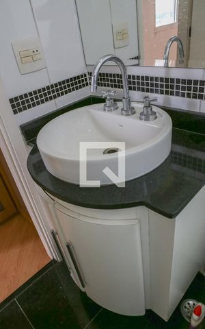 Apartamento para alugar com 54m², 2 quartos e 2 vagas Apartamento para alugar com 54m², 2 quartos e 2 vagasBanheiro da Suíte