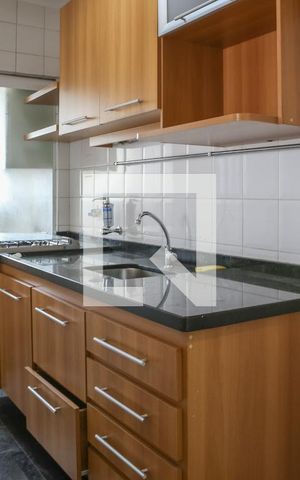 Apartamento para alugar com 54m², 2 quartos e 2 vagas Apartamento para alugar com 54m², 2 quartos e 2 vagasCozinha e Área de Serviço