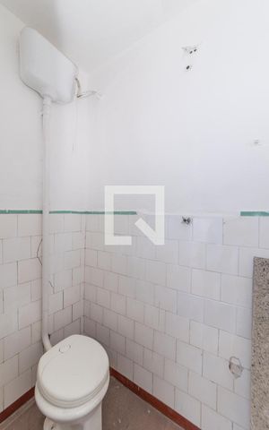 Casa para alugar com 107m², 2 quartos e 2 vagasBanheiro de Serviço