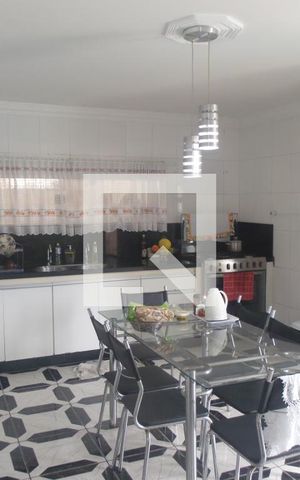 Casa para alugar com 410m², 5 quartos e 7 vagasCozinha 