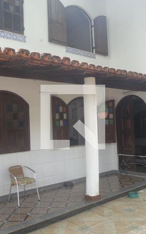 Casa para alugar com 410m², 5 quartos e 7 vagasFachada