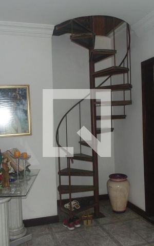 Casa para alugar com 410m², 5 quartos e 7 vagasAcesso aos Quartos 