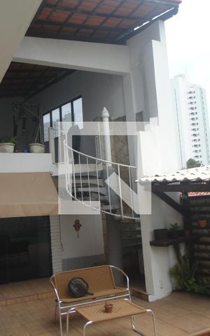 Casa para alugar com 410m², 5 quartos e 7 vagasFundos 