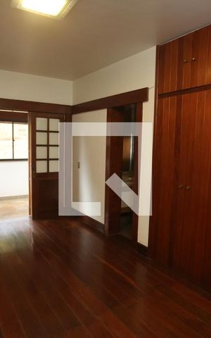 Casa à venda com 1800m², 5 quartos e 6 vagasSuite 3