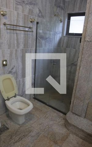 Casa à venda com 1800m², 5 quartos e 6 vagasBanheiro Suite 4