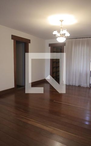 Casa à venda com 1800m², 5 quartos e 6 vagasSala