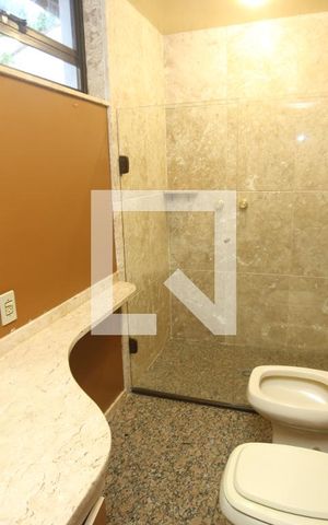 Casa à venda com 1800m², 5 quartos e 6 vagasBanheiro Suite 3