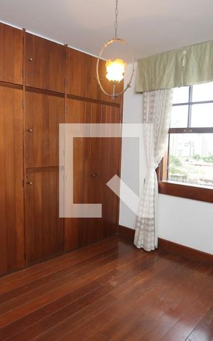 Casa à venda com 1800m², 5 quartos e 6 vagasSuite 2