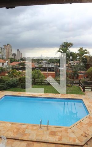 Casa à venda com 1800m², 5 quartos e 6 vagasÁrea comum - Piscina