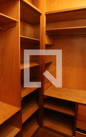 Casa à venda com 1800m², 5 quartos e 6 vagasQuarto 3