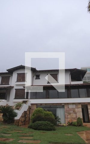 Casa à venda com 1800m², 5 quartos e 6 vagasFachada