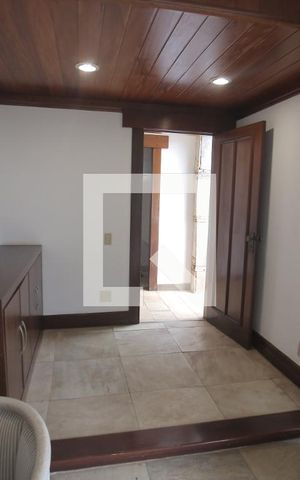 Casa à venda com 1800m², 5 quartos e 6 vagasSALA