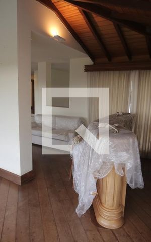 Casa à venda com 1800m², 5 quartos e 6 vagasSala