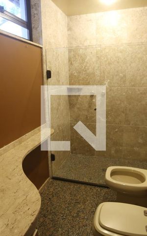 Casa à venda com 1800m², 5 quartos e 6 vagasBanheiro Suite 3