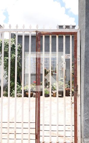 Casa para alugar com 180m², 3 quartos e 2 vagasFachada