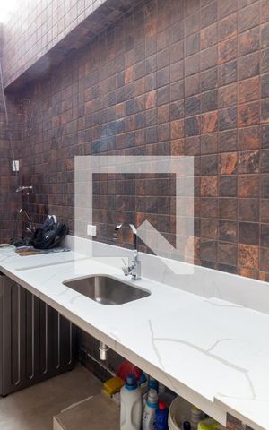 Casa para alugar com 450m², 2 quartos e 3 vagasÁrea de Serviço