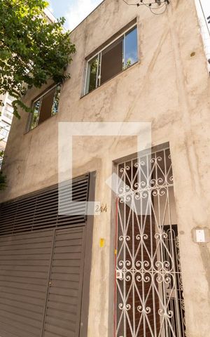 Casa para alugar com 450m², 2 quartos e 3 vagasFachada