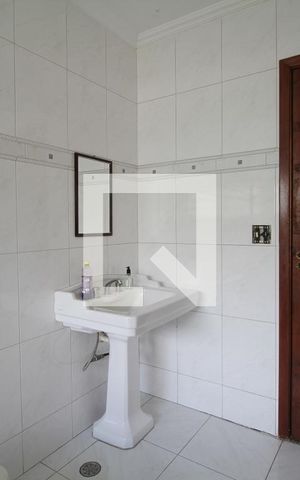Casa à venda com 360m², 6 quartos e 3 vagasBanheiro