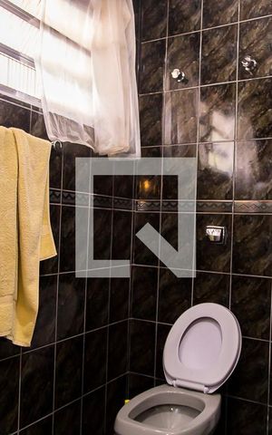 Casa à venda com 207m², 4 quartos e 5 vagas Casa à venda com 207m², 4 quartos e 5 vagasBanheiro Social