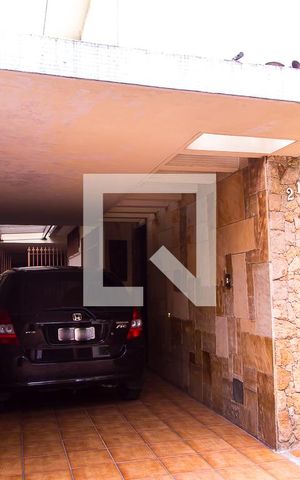 Casa à venda com 207m², 4 quartos e 5 vagas Casa à venda com 207m², 4 quartos e 5 vagasGaragem