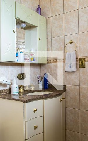 Casa à venda com 207m², 4 quartos e 5 vagas Casa à venda com 207m², 4 quartos e 5 vagasBanheiro da Suíte