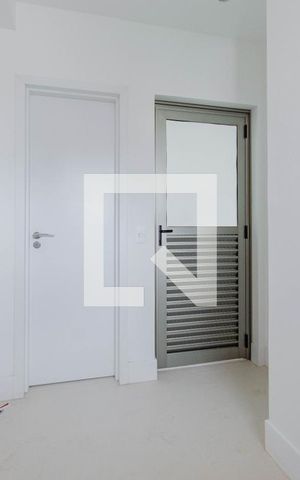 Apartamento à venda com 181m², 3 quartos e 2 vagas Apartamento à venda com 181m², 3 quartos e 2 vagasÁrea de Serviço
