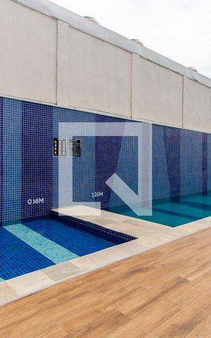 Apartamento para alugar com 39m², 2 quartos e 1 vaga Apartamento para alugar com 39m², 2 quartos e 1 vagaÁrea comum - Piscina