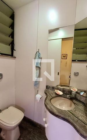 Apartamento à venda com 400m², 3 quartos e 1 vaga Apartamento à venda com 400m², 3 quartos e 1 vagaLavabo