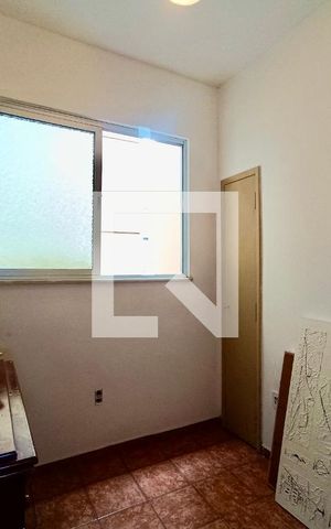 Apartamento à venda com 400m², 3 quartos e 1 vaga Apartamento à venda com 400m², 3 quartos e 1 vagaQuarto serviço 2