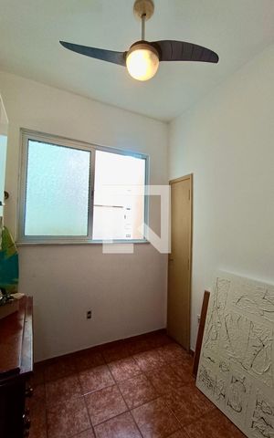 Apartamento à venda com 400m², 3 quartos e 1 vaga Apartamento à venda com 400m², 3 quartos e 1 vagaQuarto serviço 2