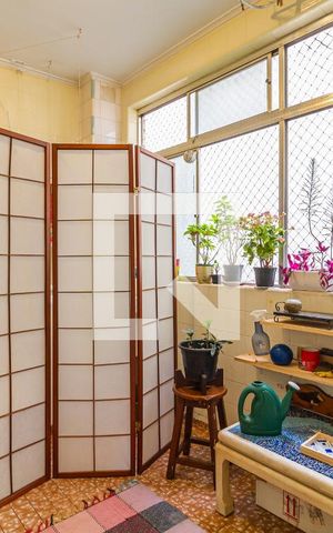 Apartamento à venda com 140m², 3 quartos e 1 vagaÁrea de Serviço