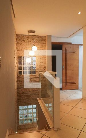 Casa à venda com 225m², 3 quartos e 1 vagaEscada