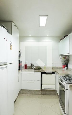 Casa à venda com 225m², 3 quartos e 1 vagaCozinha e Área de Serviço