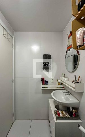 Apartamento à venda com 42m², 2 quartos e sem vaga Apartamento à venda com 42m², 2 quartos e sem vagaBanheiro