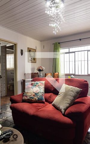 Casa à venda com 173m², 4 quartos e 2 vagas Casa à venda com 173m², 4 quartos e 2 vagasSala da Casa 1