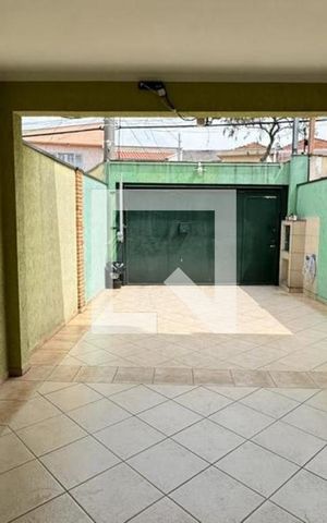 Casa à venda com 128m², 3 quartos e 4 vagas Casa à venda com 128m², 3 quartos e 4 vagasGaragem