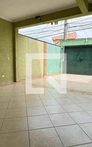 Casa à venda com 128m², 3 quartos e 4 vagas Casa à venda com 128m², 3 quartos e 4 vagasGaragem