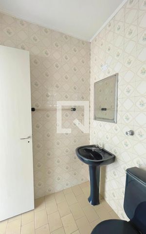 Apartamento à venda com 43m², 2 quartos e sem vaga Apartamento à venda com 43m², 2 quartos e sem vagaBanheiro