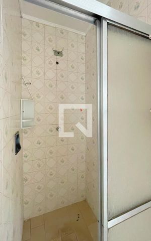 Apartamento à venda com 43m², 2 quartos e sem vaga Apartamento à venda com 43m², 2 quartos e sem vagaBanheiro