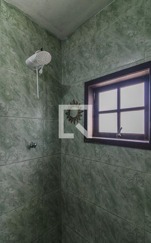 Casa para alugar com 320m², 2 quartos e 1 vaga Casa para alugar com 320m², 2 quartos e 1 vagaBanheiro Social