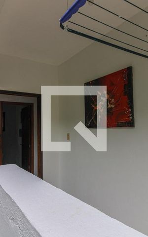 Casa para alugar com 320m², 2 quartos e 1 vaga Casa para alugar com 320m², 2 quartos e 1 vagaÁrea de Serviço