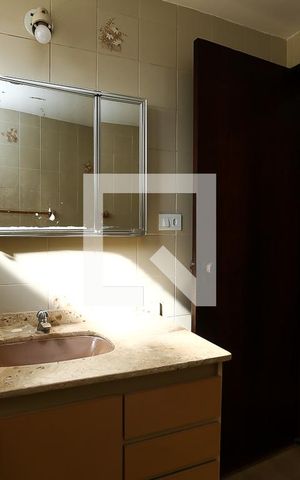 Apartamento à venda com 81m², 2 quartos e 2 vagas Apartamento à venda com 81m², 2 quartos e 2 vagasBanheiro