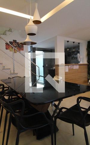 Casa de condomínio à venda com 176m², 4 quartos e 1 vaga Casa de condomínio à venda com 176m², 4 quartos e 1 vagaSala